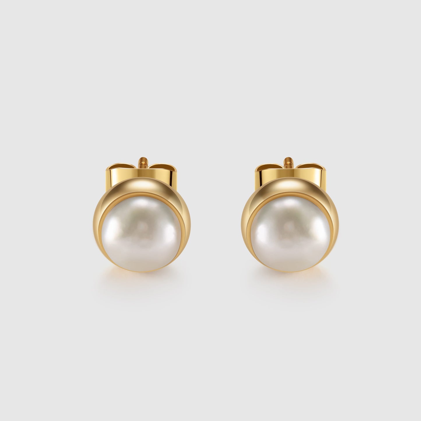 Classic Pearl Studs